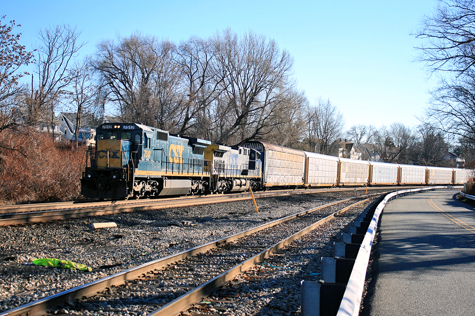 CSX 7512 on L-273